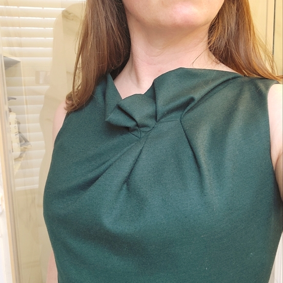 Elie Tahari dress with pleated neckline - Picture 2 of 9